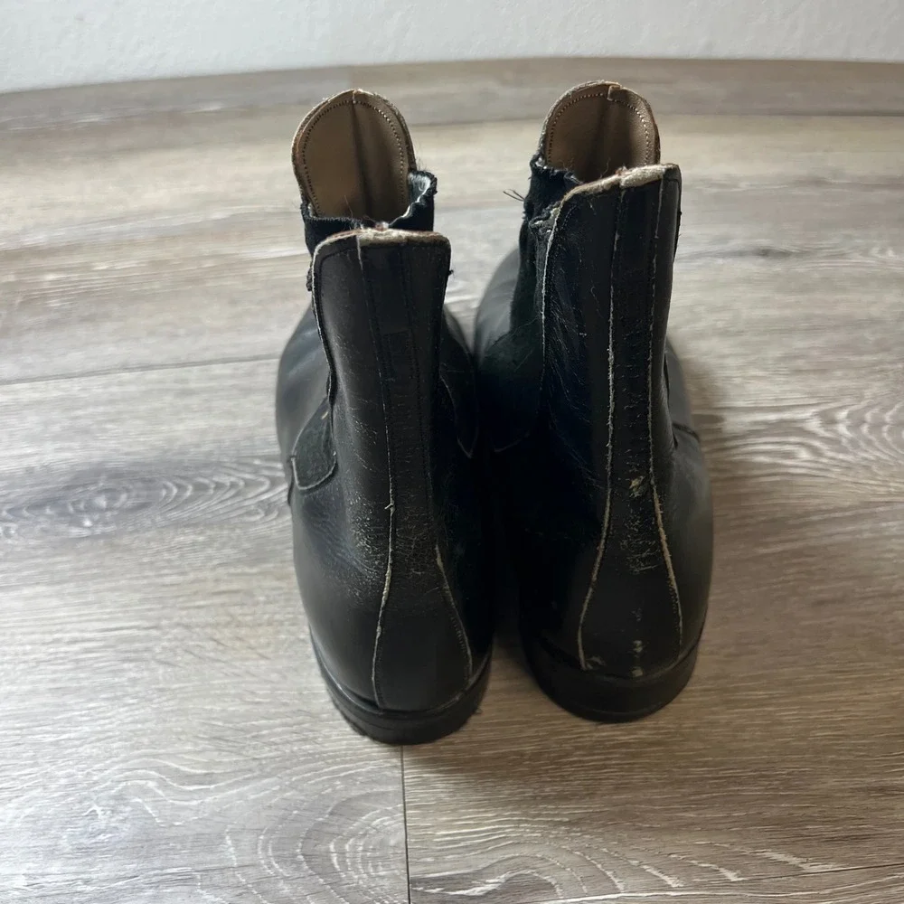 Vintage Chelsea Boots Men 9 Black Leather Almond Toe Pull On Classic EB2220LB